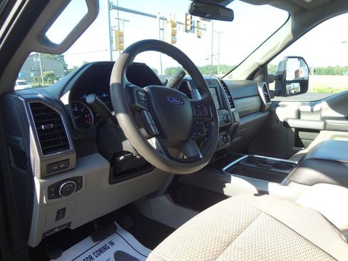 Used 2021 Ford F250 XLT w/ XLT Premium Package AWD/4WD image 12