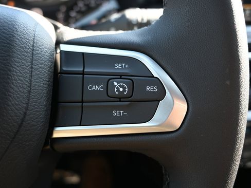 New 2026 Jeep Compass Latitude image 11