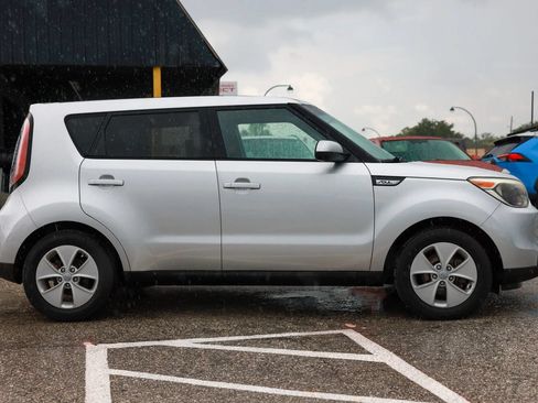 Used 2015 Kia Soul FWD image 8