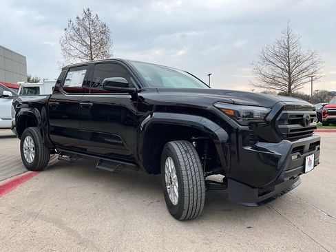 New 2025 Toyota Tacoma SR5 image 4