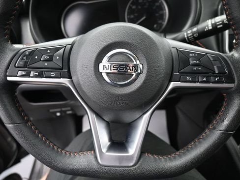Used 2019 Nissan Kicks SR w/ SR Premium Package FWD image 15
