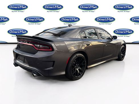 Used 2017 Dodge Charger R/T RWD image 7