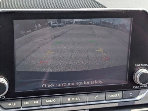 Used 2024 Nissan Altima 2.5 SV FWD image 25