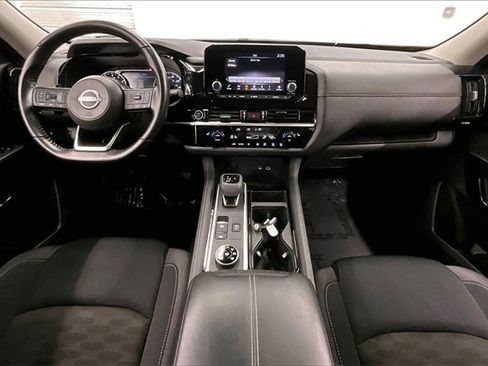 Used 2024 Nissan Pathfinder SV image 15