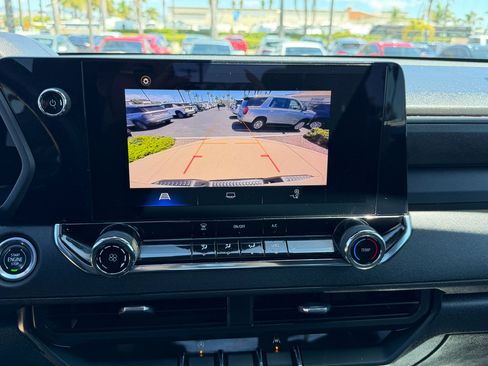 Used 2023 Chevrolet Colorado W/T RWD image 12