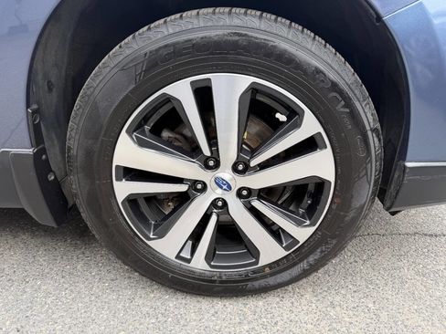 Used 2018 Subaru Outback 2.5i Limited image 15