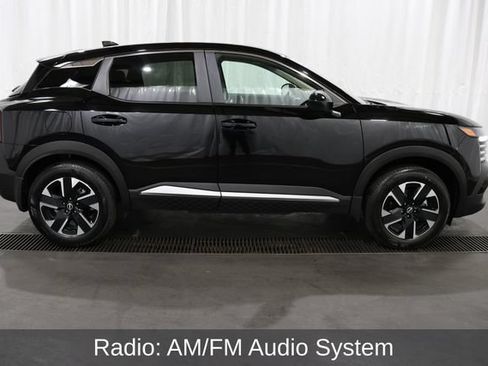 Used 2025 Nissan Kicks SV AWD/4WD image 2