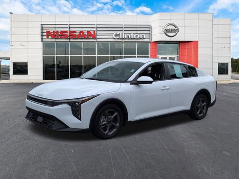 Used 2025 Kia K4 FWD image 7