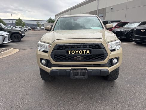 Used 2019 Toyota Tacoma SR5 AWD/4WD image 2