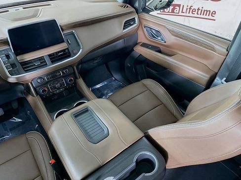 Used 2024 Chevrolet Suburban High Country w/ Advanced Technology Package AWD/4WD image 26
