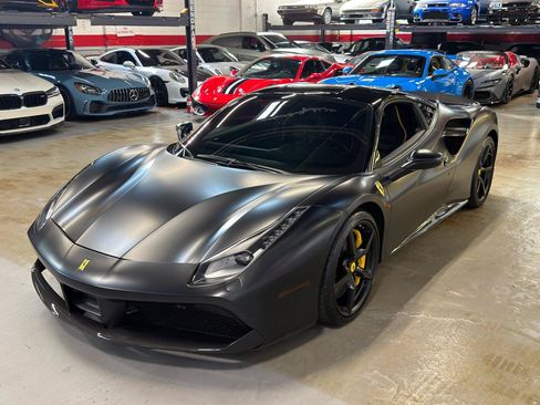 Used 2018 Ferrari 488 GTB RWD image 12