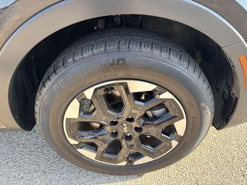 Used 2024 Kia Sorento S AWD/4WD image 11