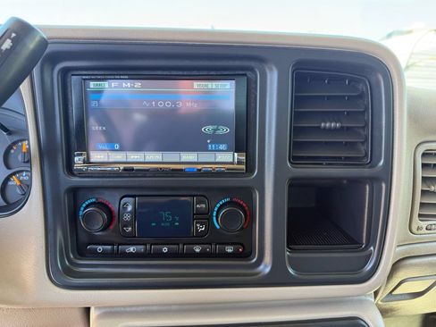 Used 2003 GMC Sierra 2500 SLT w/ SLT Preferred Equipment Group AWD/4WD image 19