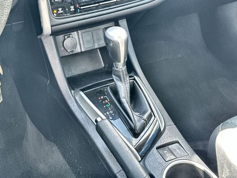 Used 2019 Toyota Corolla LE image 21