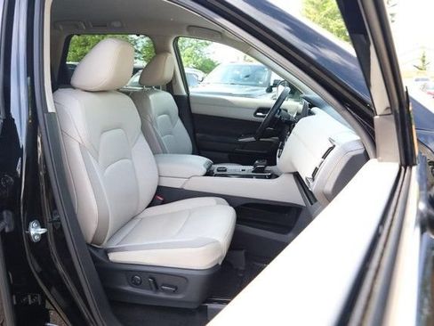 Certified 2025 Nissan Pathfinder SL AWD/4WD image 29
