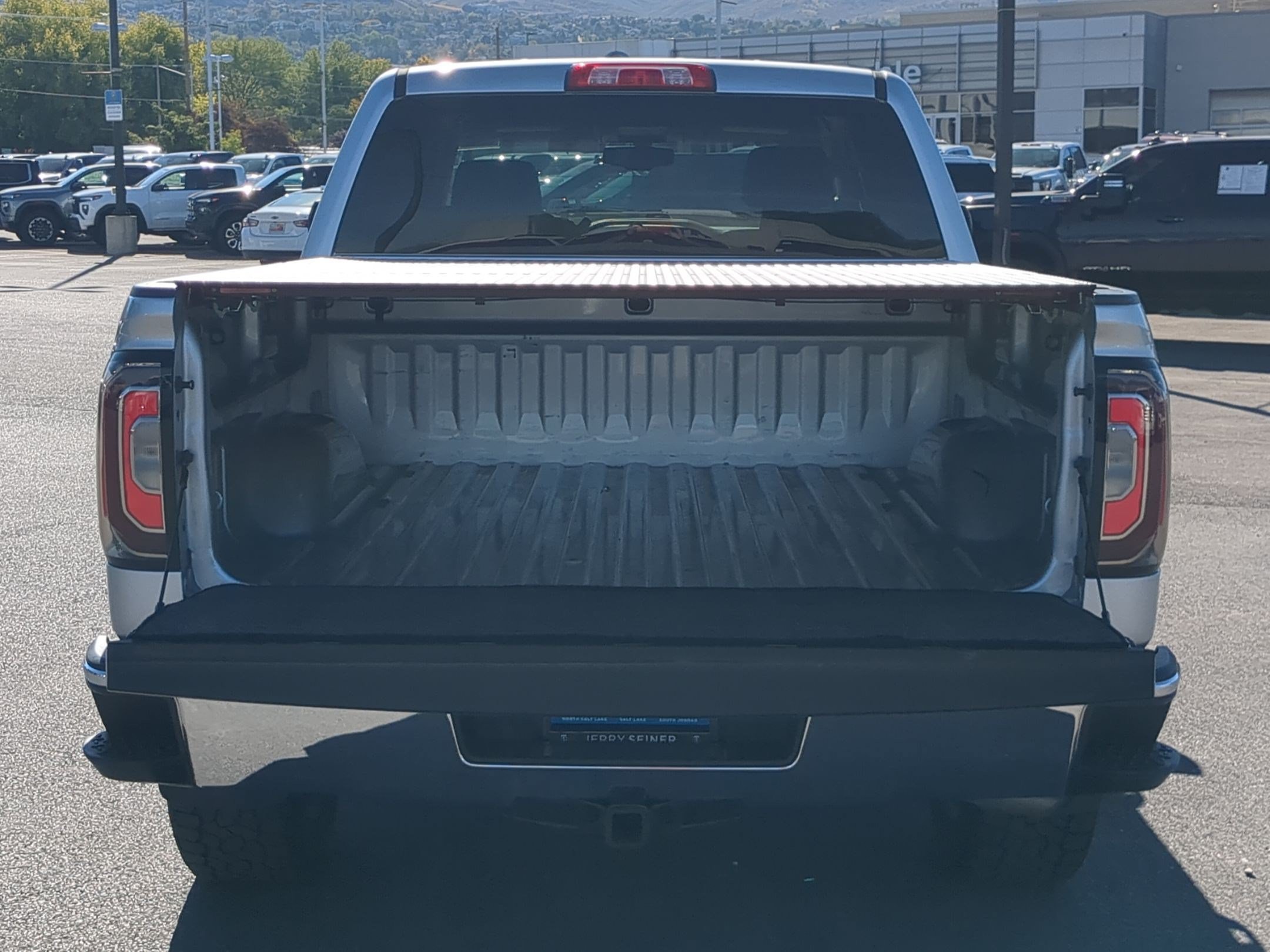 Used 2018 GMC Sierra 1500 SLT w/ SLT Premium Package AWD/4WD image 32