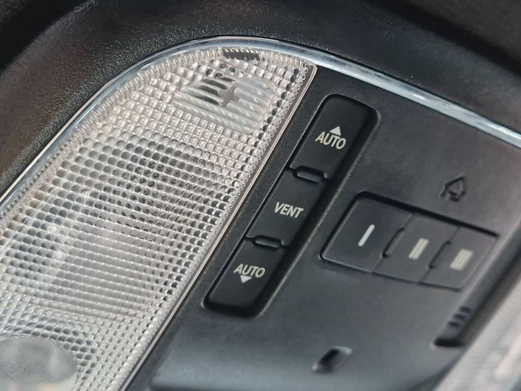 Used 2018 Jeep Grand Cherokee Altitude AWD/4WD image 20
