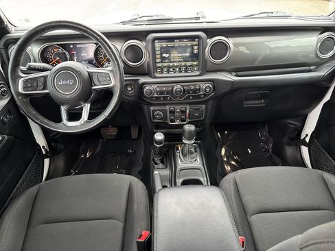 Used 2020 Jeep Wrangler Unlimited Sahara w/ Dual Top Group AWD/4WD image 15