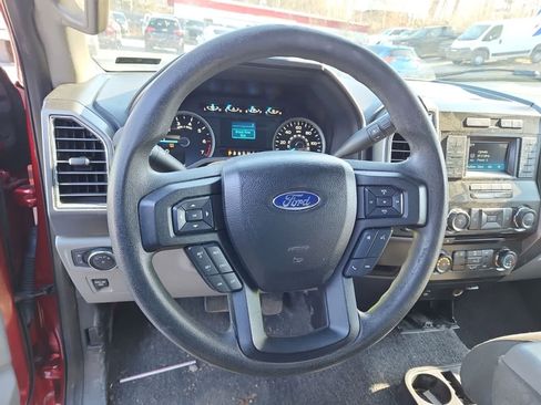 Used 2016 Ford F150 XLT image 12