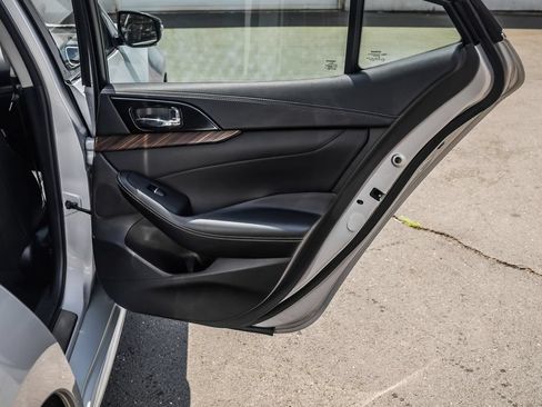 Used 2018 Nissan Maxima Platinum FWD image 16