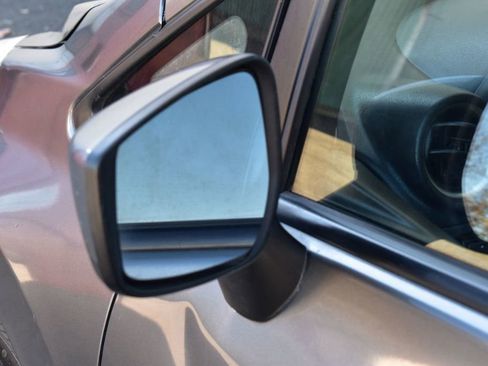 Used 2016 Nissan Versa Note SV image 39