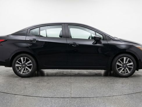 Used 2025 Nissan Versa SV FWD image 11