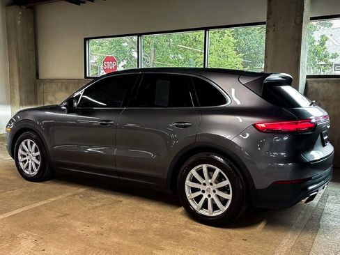 Used 2023 Porsche Cayenne AWD/4WD image 2