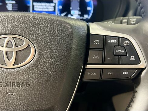Used 2025 Toyota Grand Highlander AWD Hybrid image 19