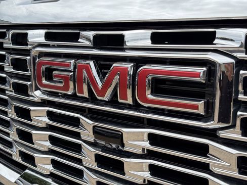 Used 2025 GMC Sierra 2500 Denali w/ Technology Package AWD/4WD image 33