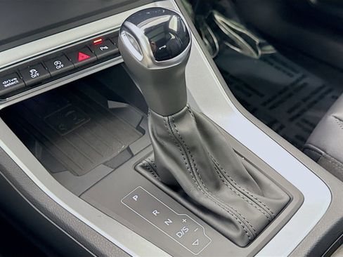 Certified 2025 Audi Q3 2.0T Premium w/ Convenience Package image 18