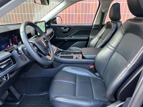 Used 2025 Lincoln Aviator AWD image 27