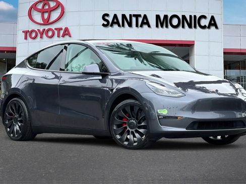 Used 2023 Tesla Model Y Performance AWD/4WD image 2