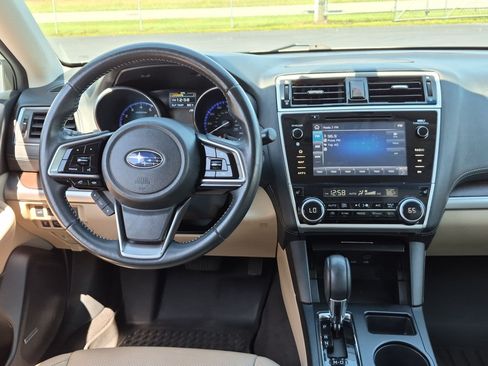 Used 2018 Subaru Outback 2.5i Limited AWD/4WD image 32