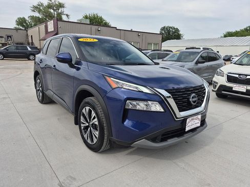 Used 2023 Nissan Rogue SV AWD/4WD image 4