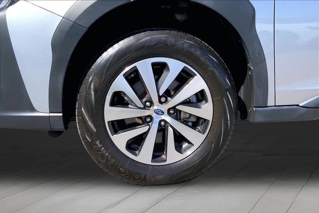 Used 2025 Subaru Outback Premium AWD/4WD image 33