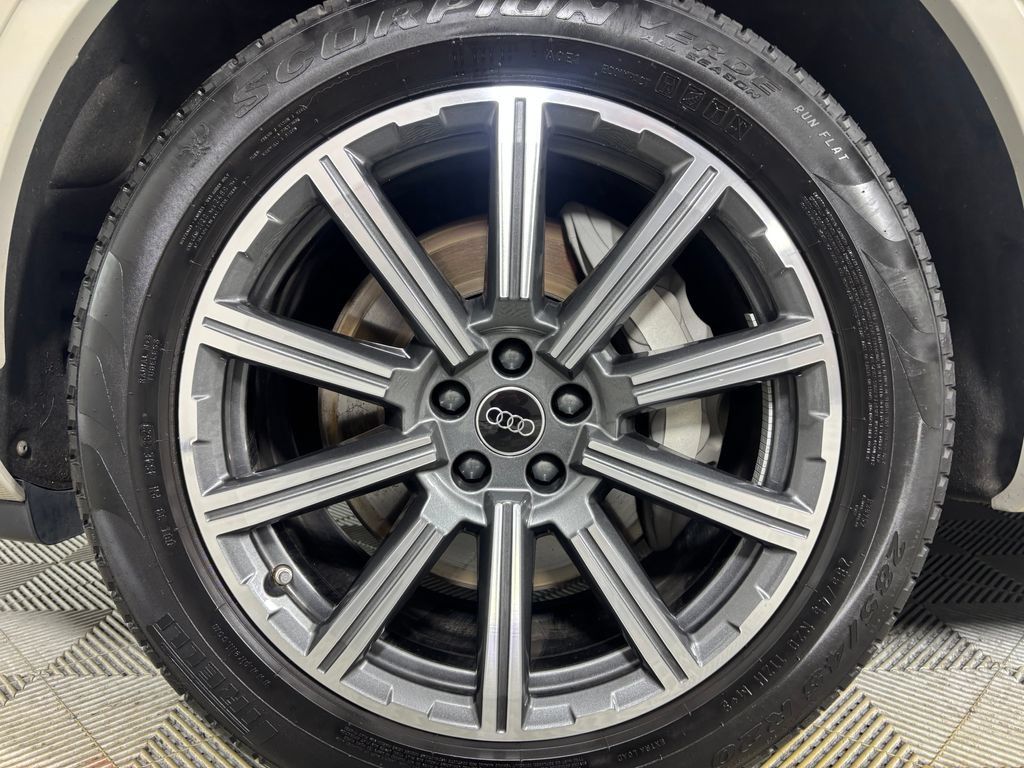 Used 2023 Audi Q7 2.0T Premium Plus w/ Premium Plus Package AWD/4WD image 26