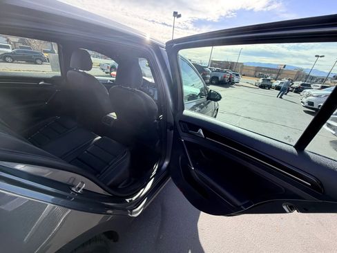 Used 2018 Volkswagen Golf 4-Door AWD/4WD image 25