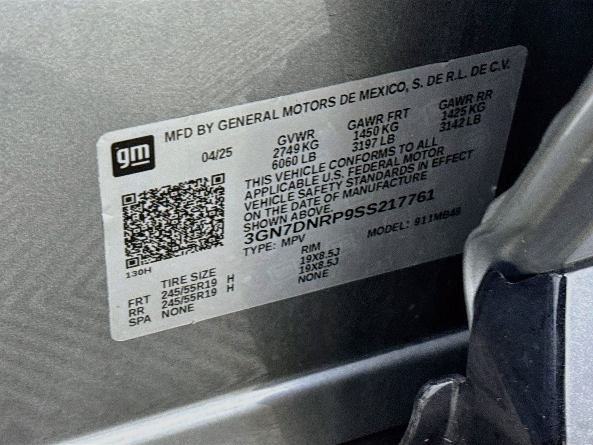 Used 2025 Chevrolet Equinox EV LT FWD image 30