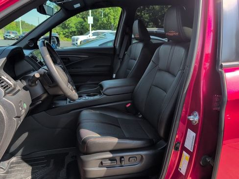 Used 2025 Honda Ridgeline TrailSport image 13