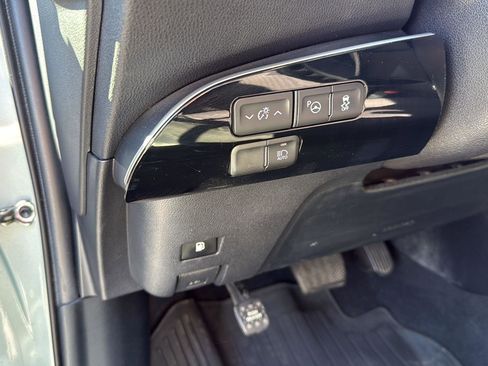 Used 2018 Toyota Prius Two w/ Prius Two Safety Plus Package image 17