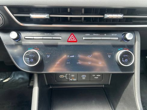 Used 2025 Hyundai Sonata SEL FWD image 31
