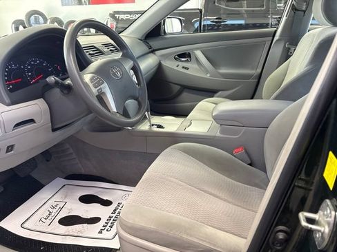 Used 2011 Toyota Camry LE w/ LE Extra-Value Pkg FWD image 8
