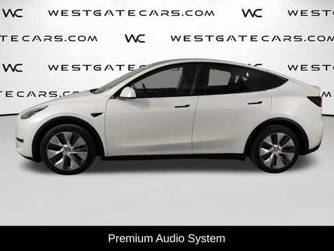 Used 2023 Tesla Model Y AWD image 5