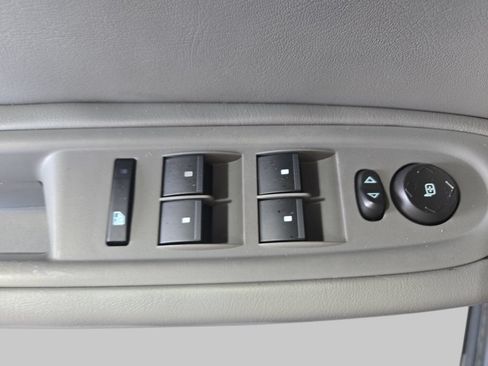 Used 2013 Chevrolet Traverse LS FWD image 31