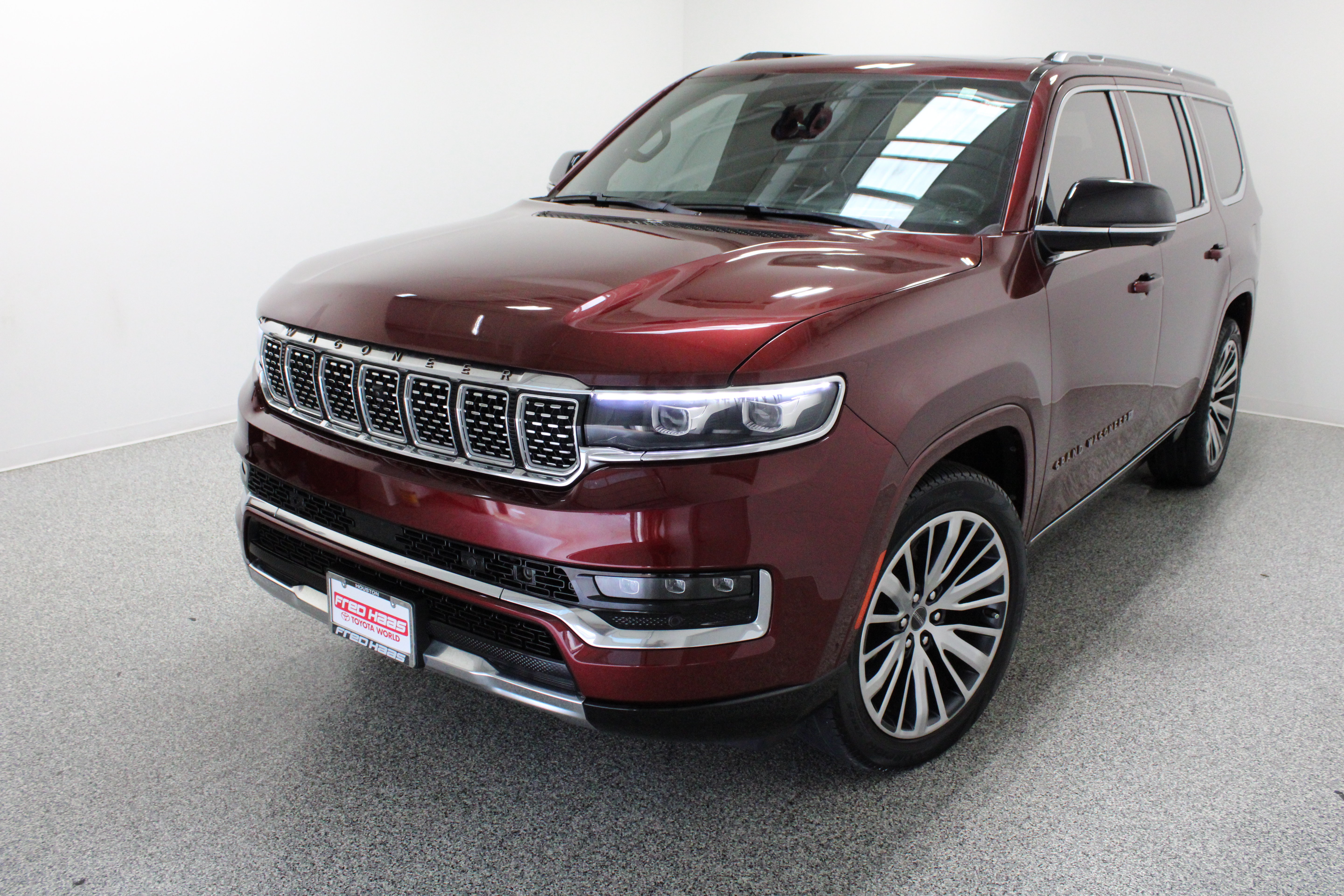 Used 2023 Jeep Grand Wagoneer Series III AWD/4WD image 2