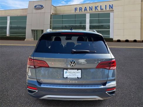 Used 2022 Volkswagen Taos SE image 6