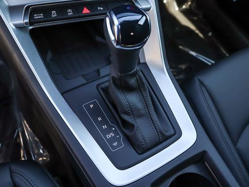 New 2025 Audi Q3 2.0T Premium image 26