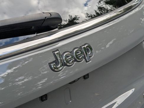 Used 2023 Jeep Compass Latitude image 22