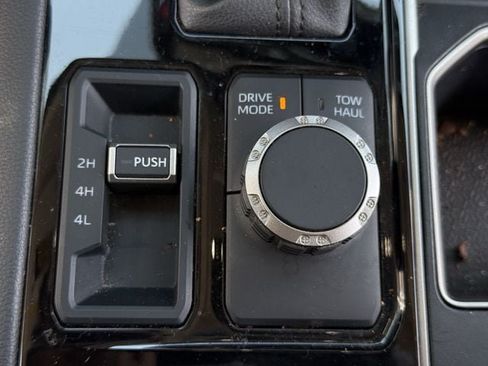 Used 2024 Toyota Tundra Limited AWD/4WD image 21