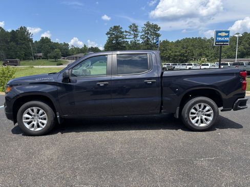 Used 2022 Chevrolet Silverado 1500 Custom RWD image 4